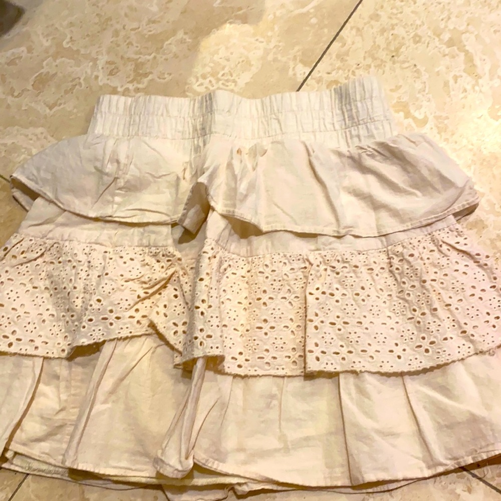 Amazing cream tiered skirt